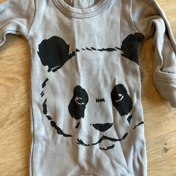 L’oved baby set of 2 footies with matching caps - Picture 3 of 8